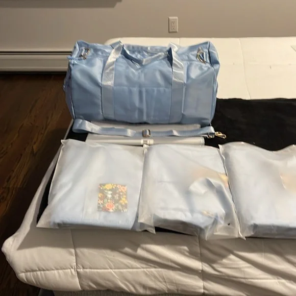 Power blue brand new duffel bags so cute - Picture 6 of 9